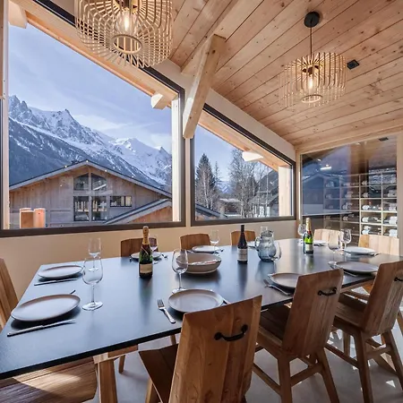 Avec Jacuzzi Et Animaux Admis, Vue Mont-blanc - Fr-1-343-259 Chalet *