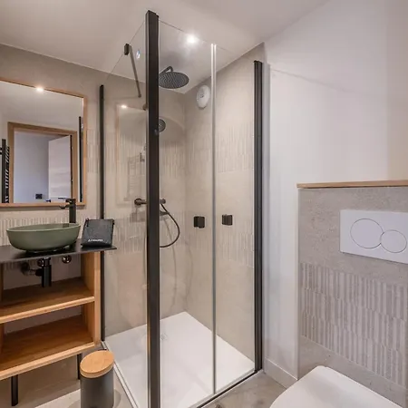 Chalet Spacieux A Avec Jacuzzi Et Parking, Animaux Acceptes - Fr-1-343-259 *